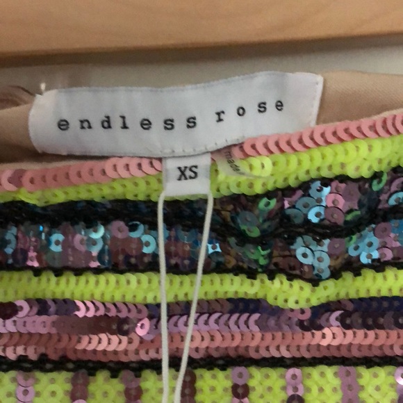 NWT very fun and bright sequins skirt from Vici sz XS - Picture 3 of 4